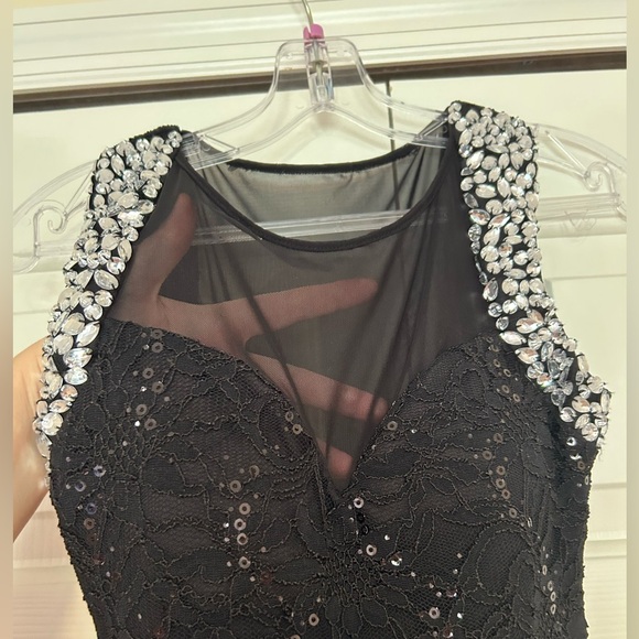 Black Dress - Picture 3 of 5